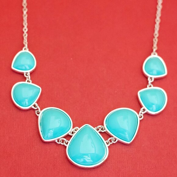 18 inch, Vintage Blue Teardrop Faux Gems Bib Necklace by Liz Claiborne - F47 - Picture 1 of 3